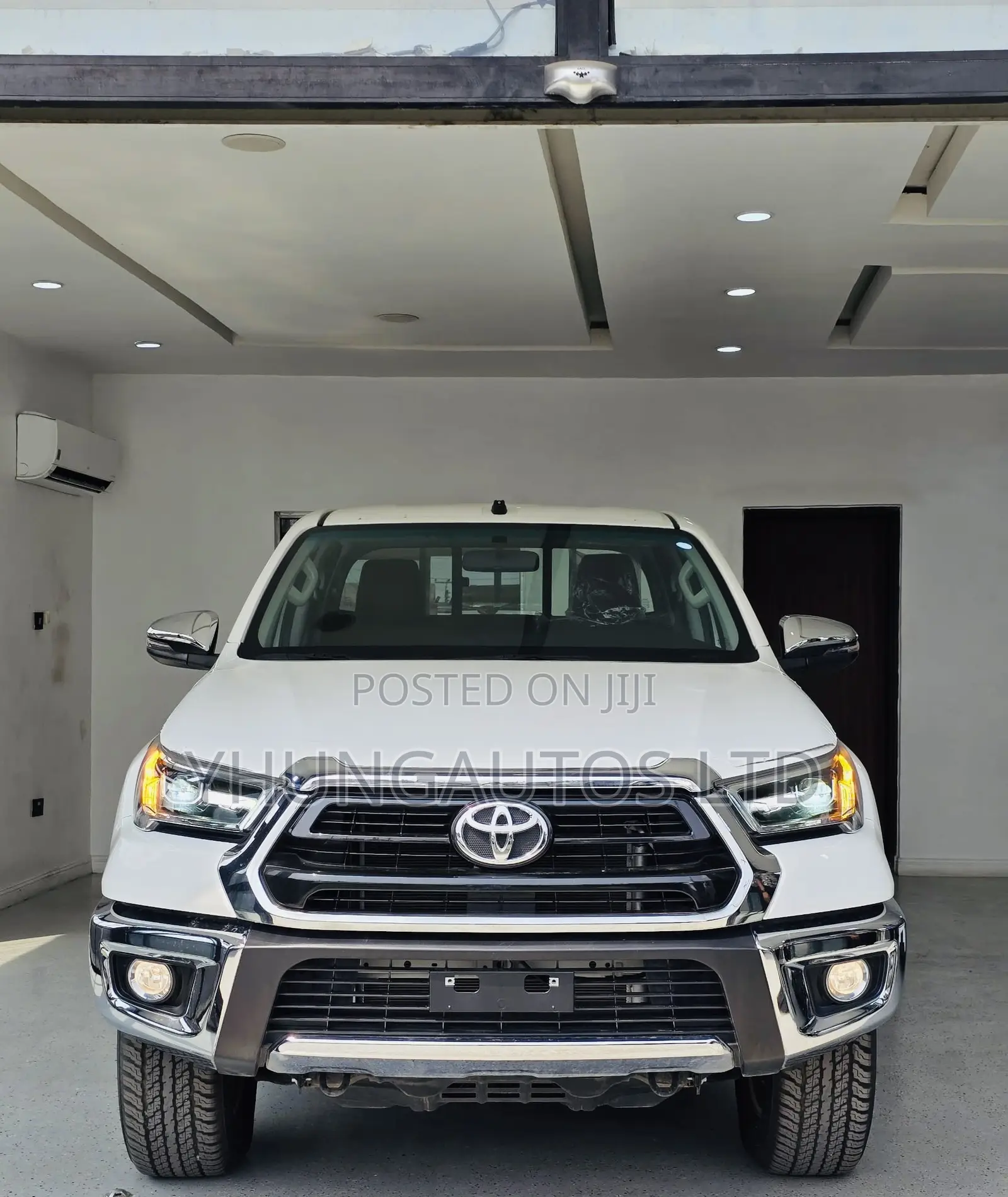 New Toyota Hilux Revo Double Cab Petrol 2.7 AWD 2022 White