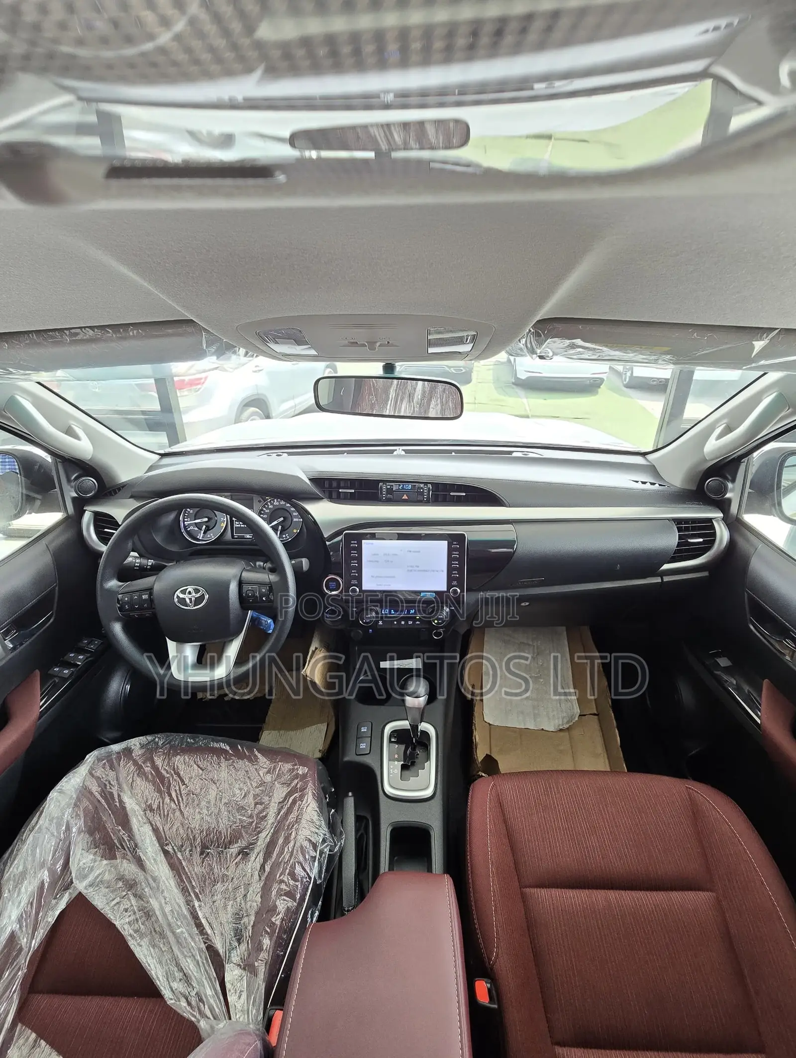 New Toyota Hilux Revo Double Cab Petrol 2.7 AWD 2022 White