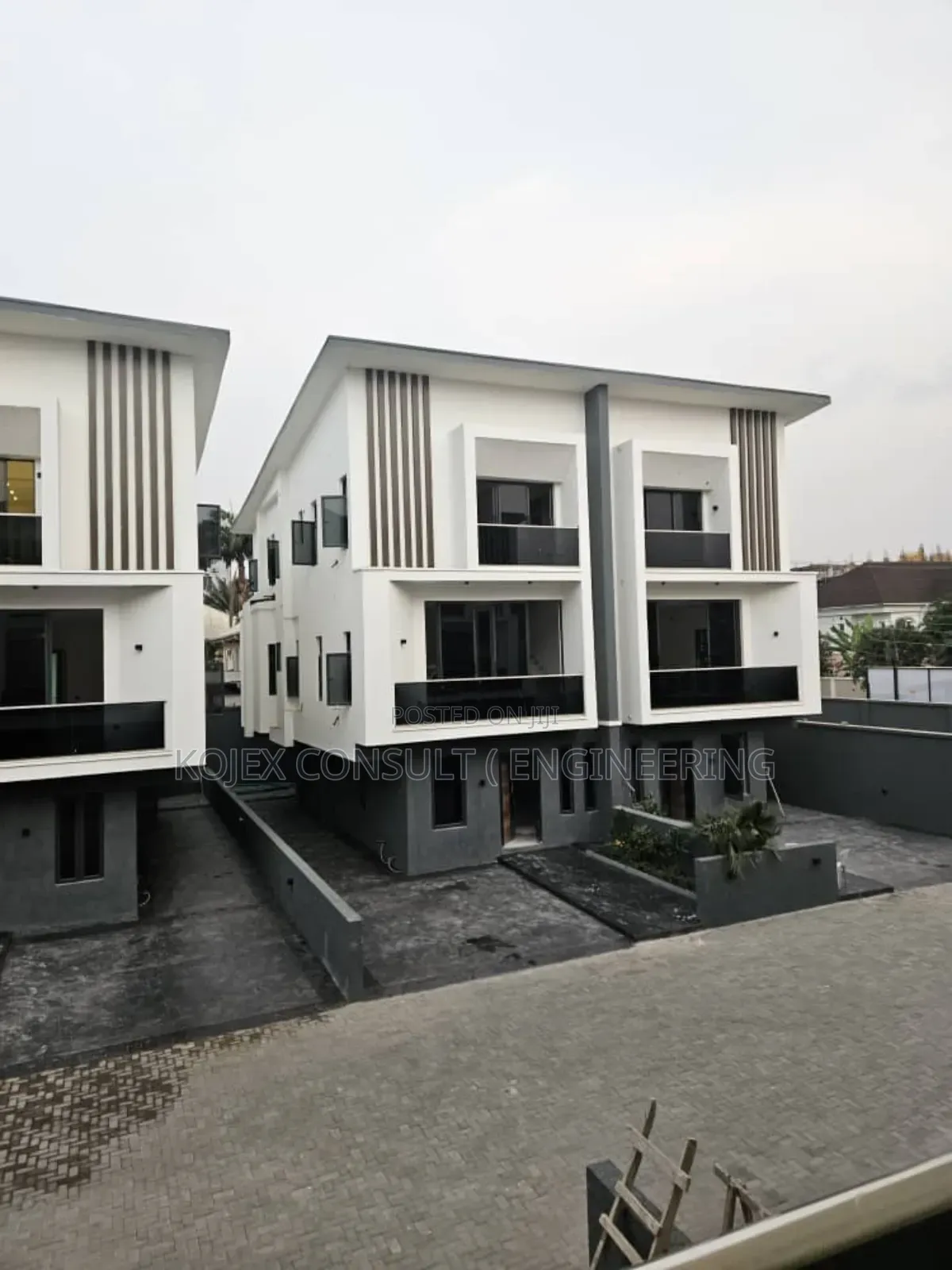 5bdrm Duplex in Gated Estate Gra for sale