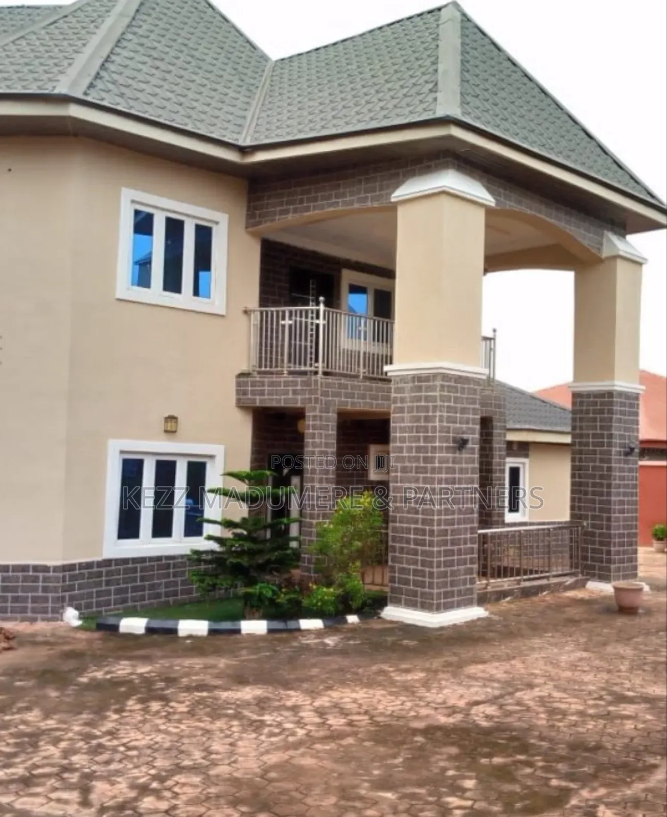 7bdrm Duplex in Umuchigbo,Near Nike for sale