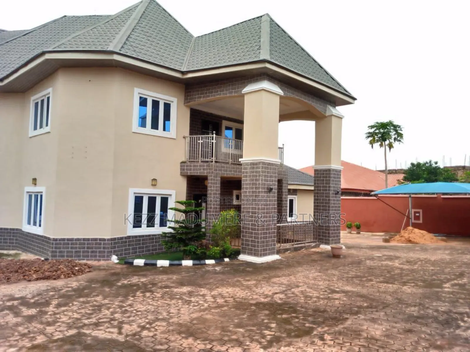 7bdrm Duplex in Umuchigbo,Near Nike for sale