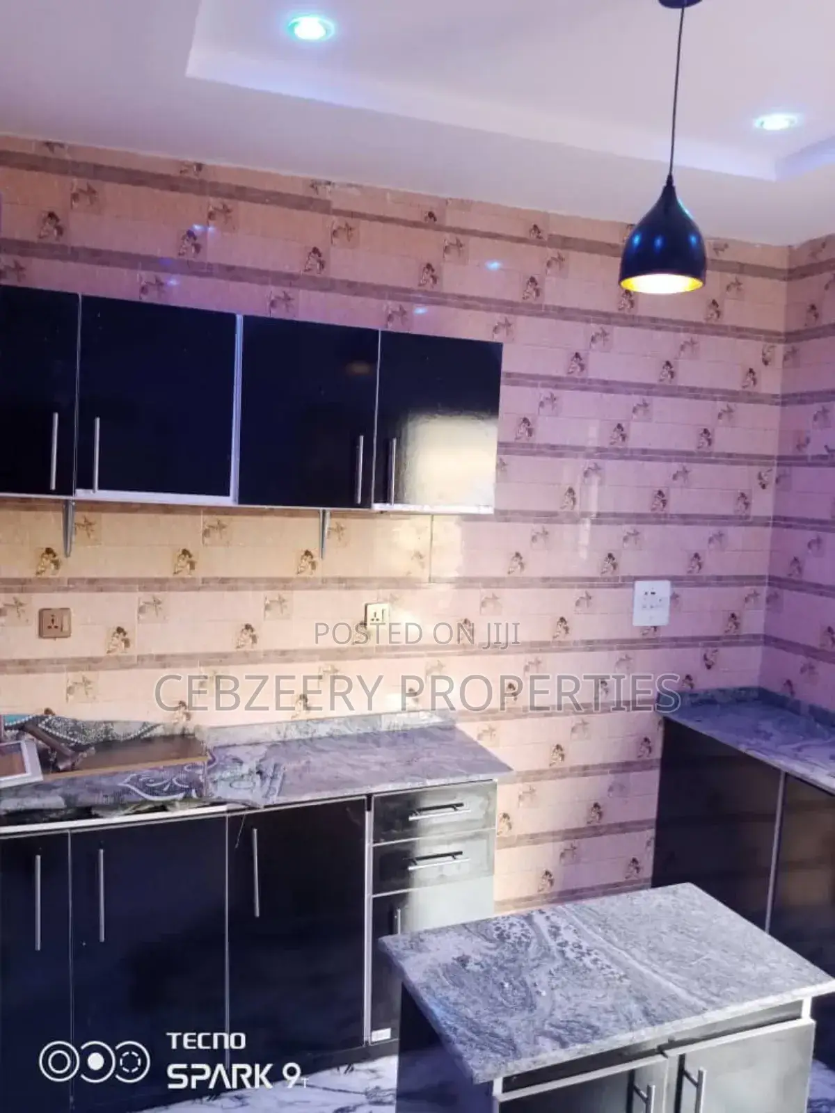 2bdrm Block of Flats in Akute Ajuwon for rent