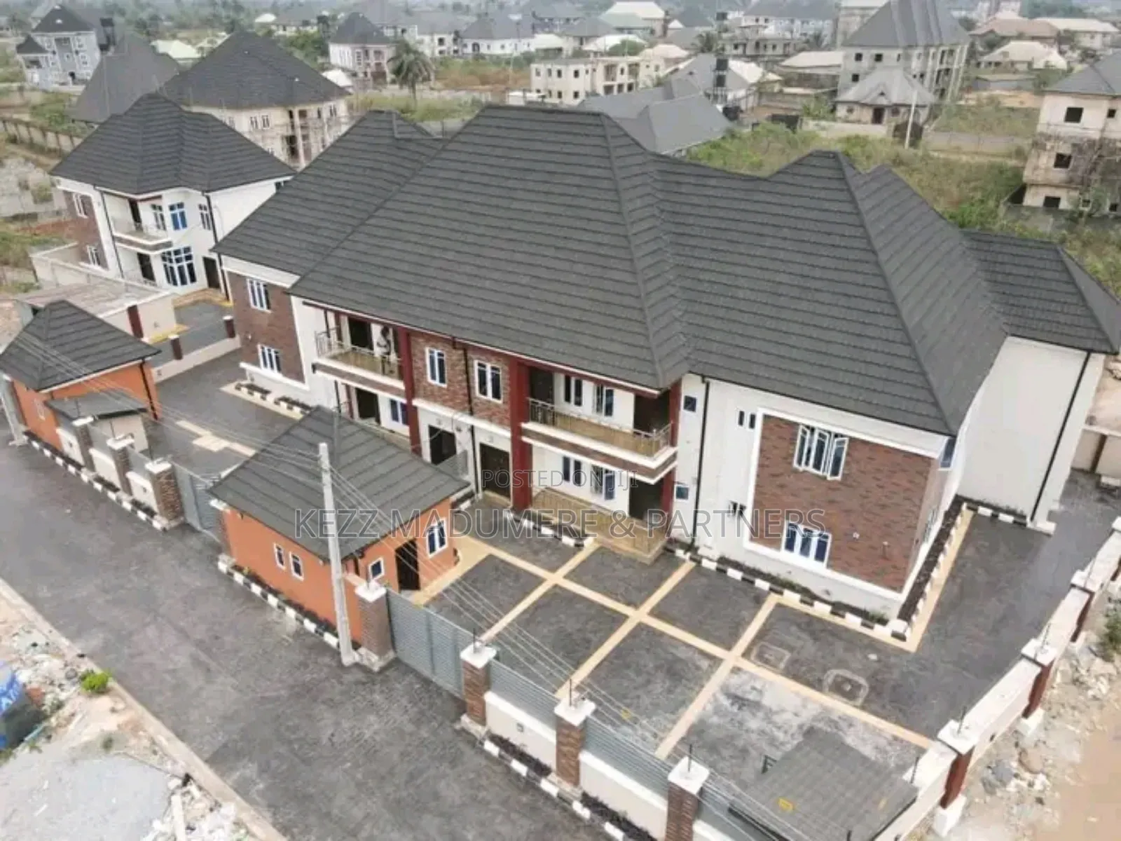 4bdrm Block of Flats in Naze , Owerri ,Imo for sale