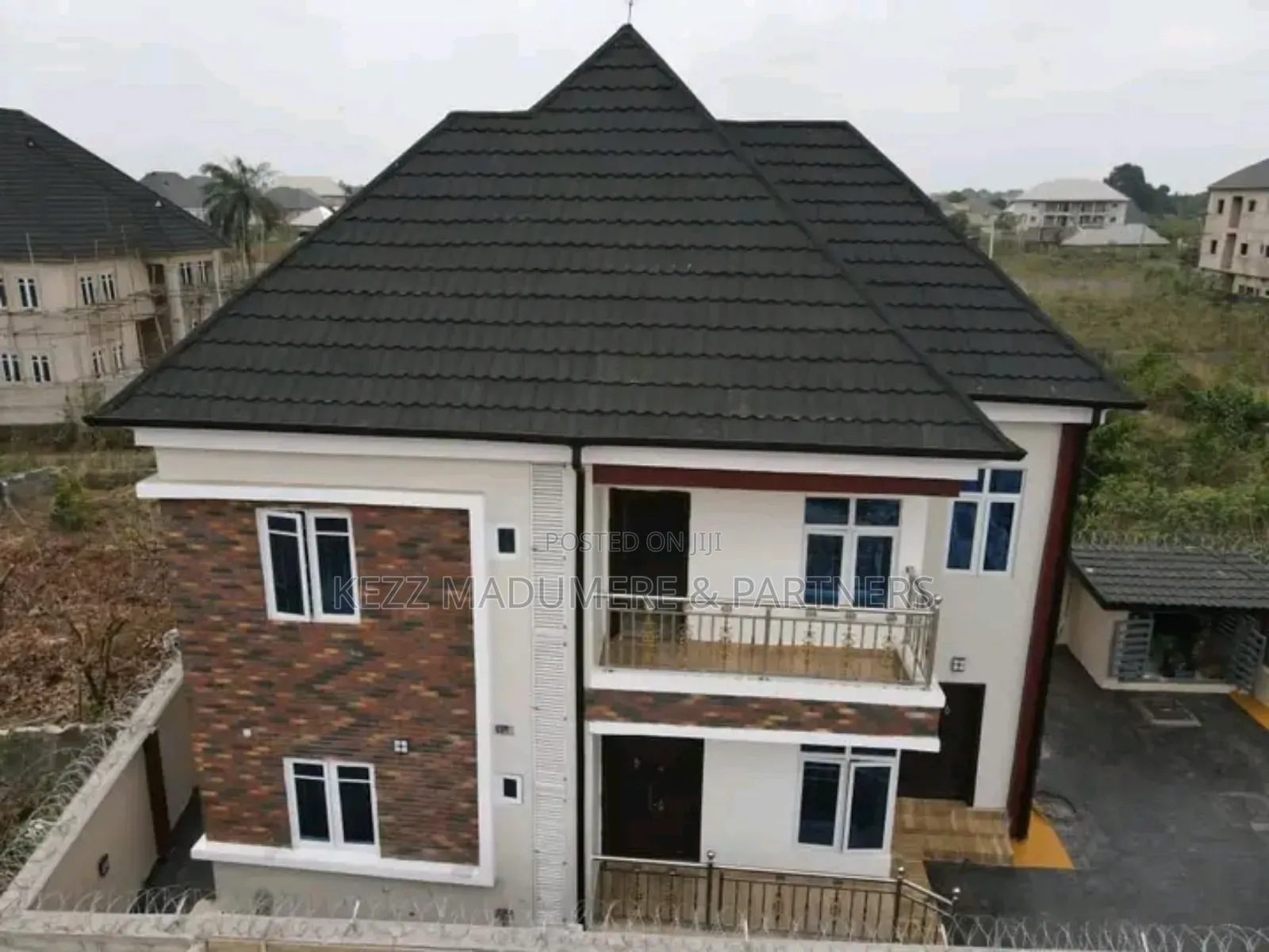 4bdrm Block of Flats in Naze , Owerri ,Imo for sale