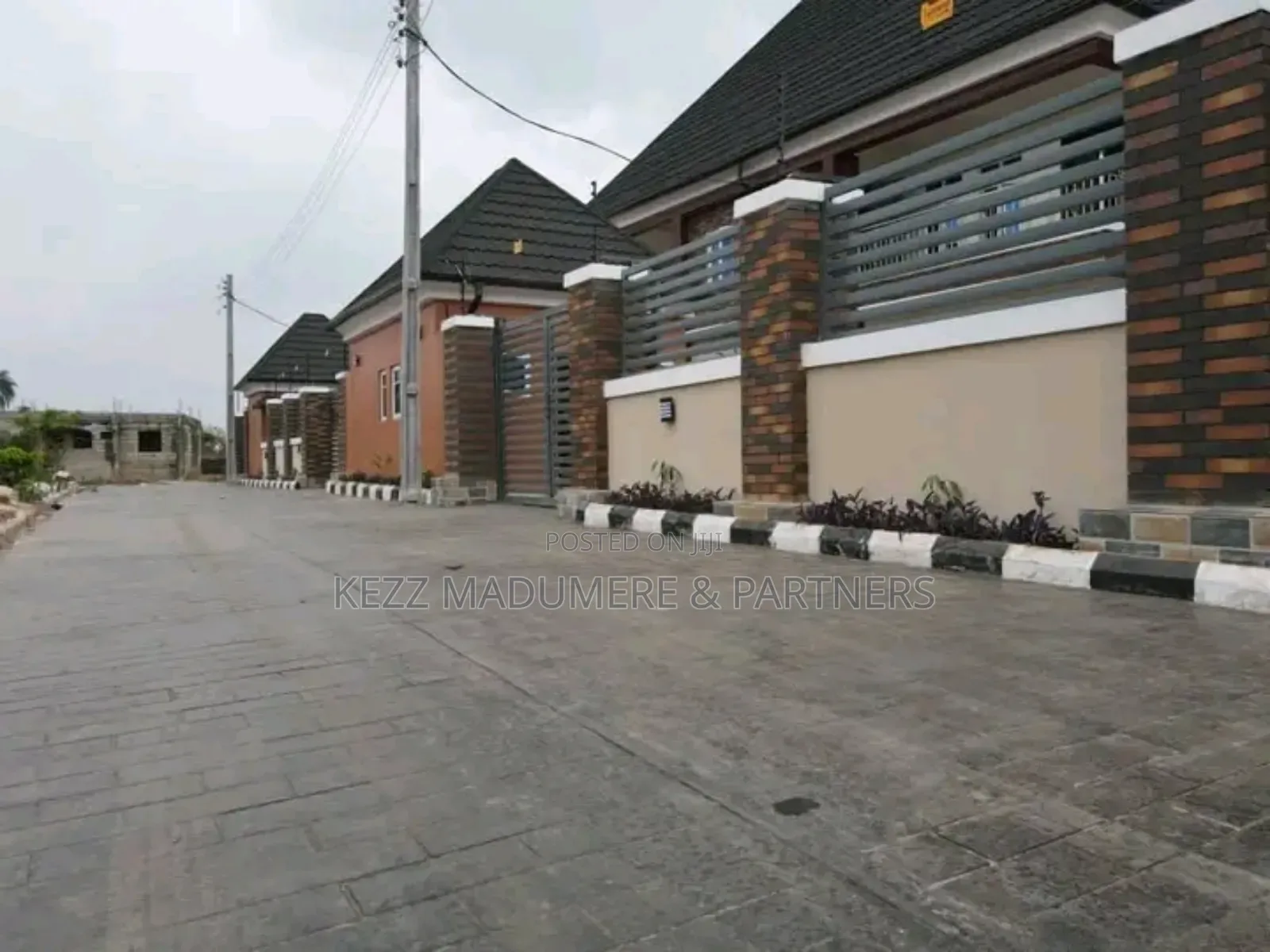 4bdrm Block of Flats in Naze , Owerri ,Imo for sale