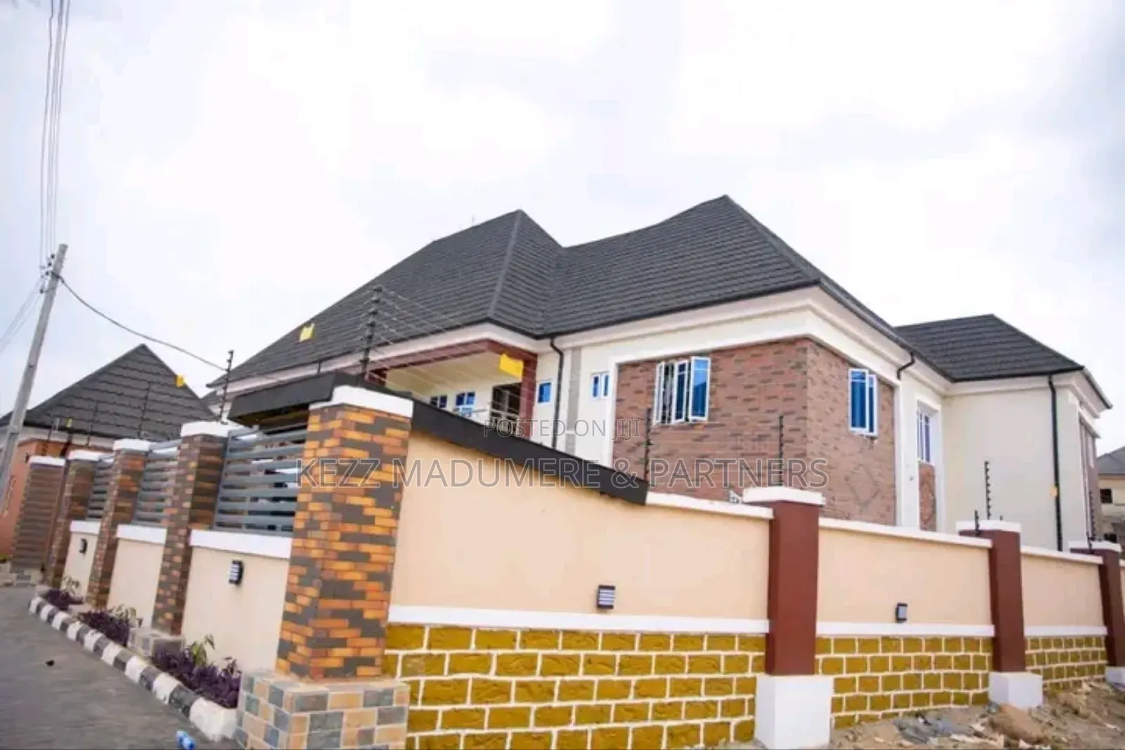 4bdrm Block of Flats in Naze , Owerri ,Imo for sale