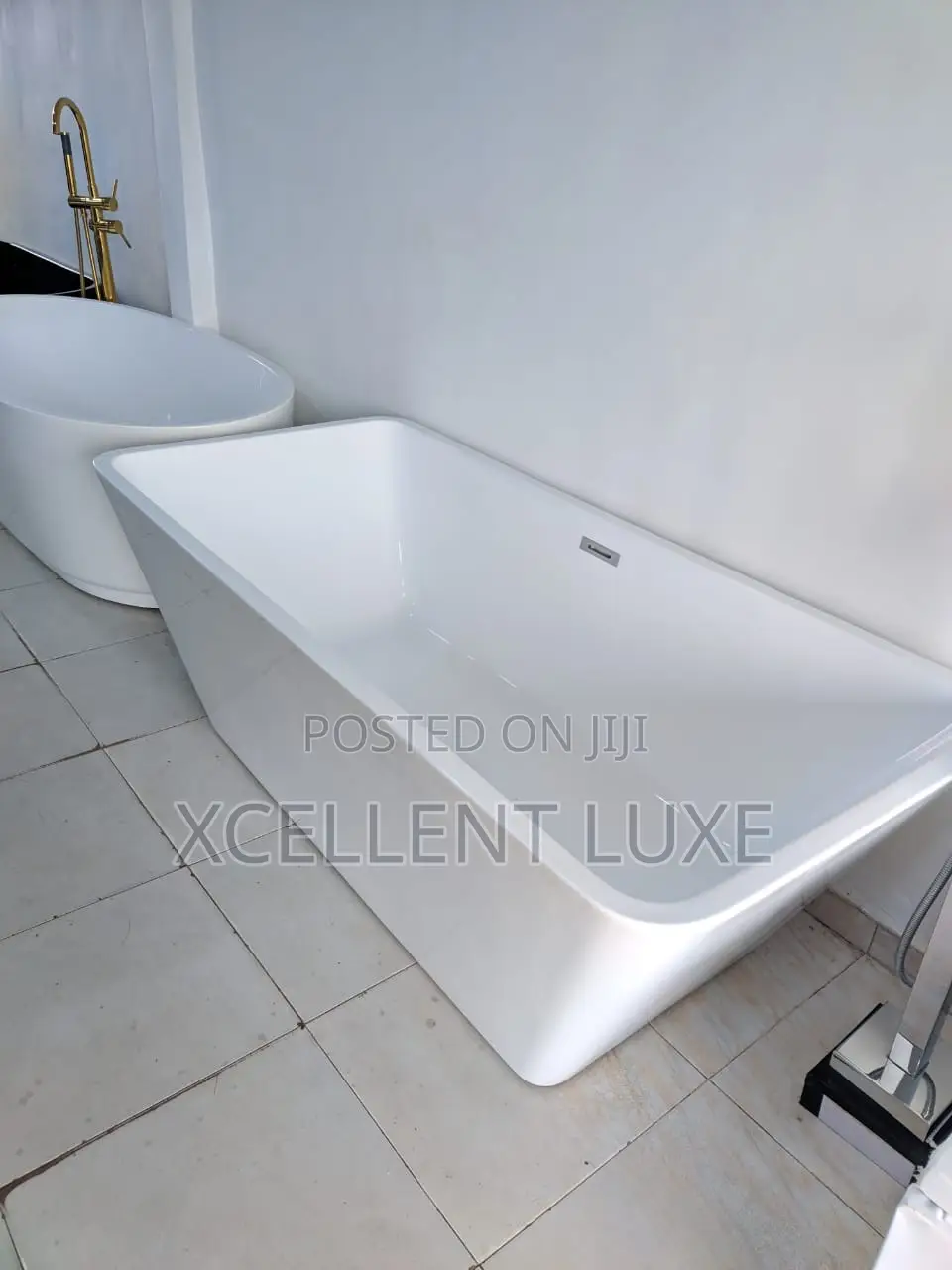 Square Free Standing Bathtub