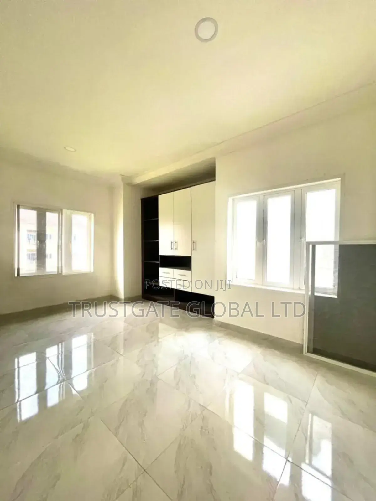 4bdrm Townhouse/Terrace in Life Camp for sale
