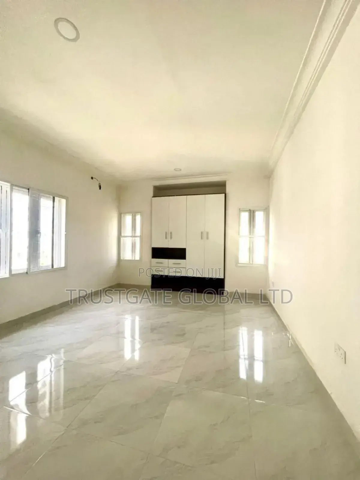 4bdrm Townhouse/Terrace in Life Camp for sale