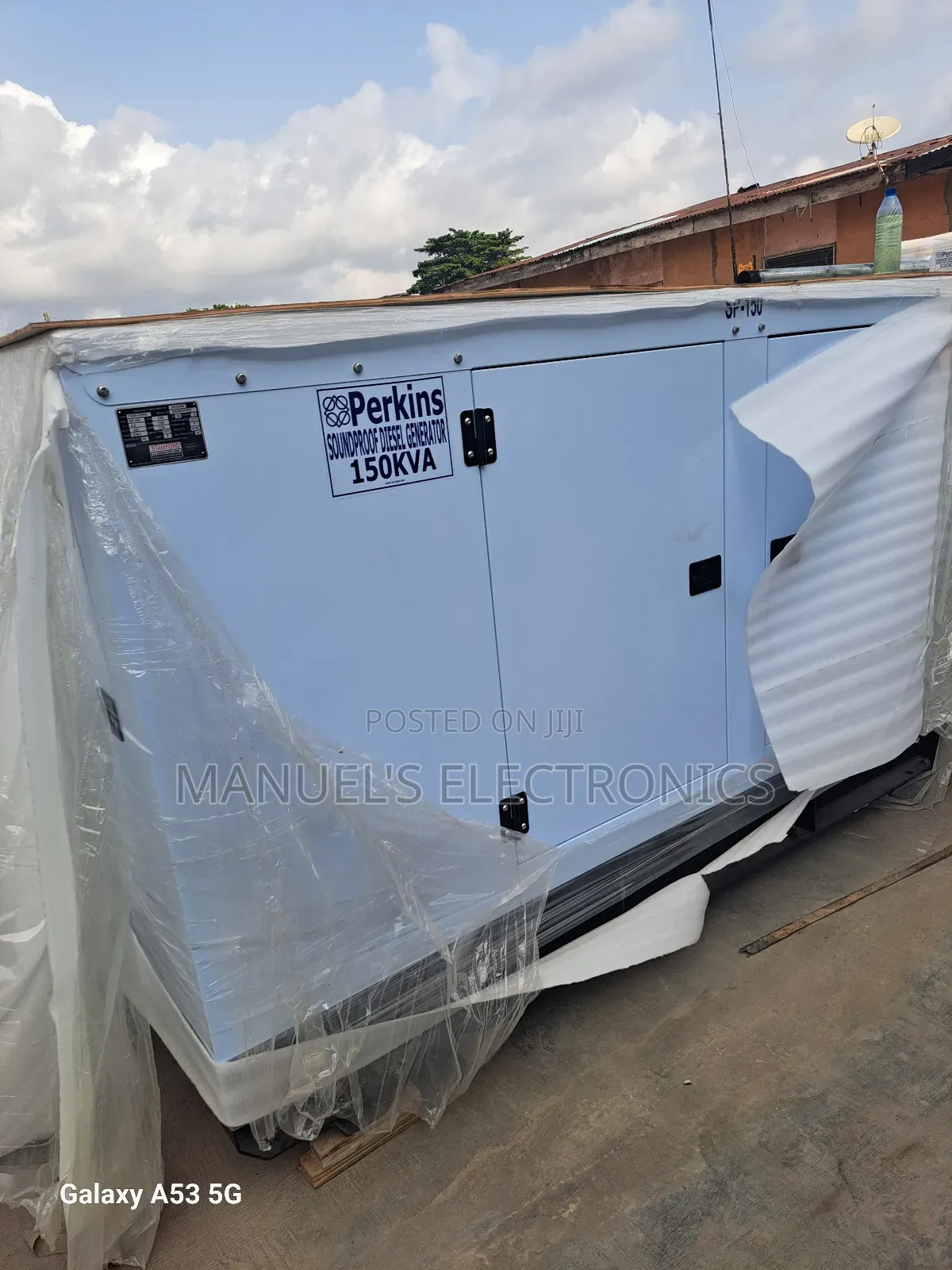 Heavy Duty Perkins Diesel Soundproof Generator Model Sp150kv