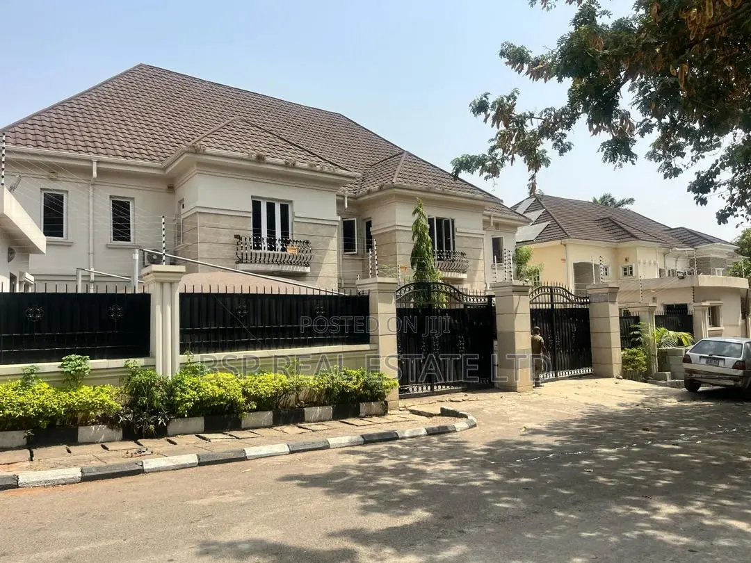 4bdrm Duplex in Maitama for sale
