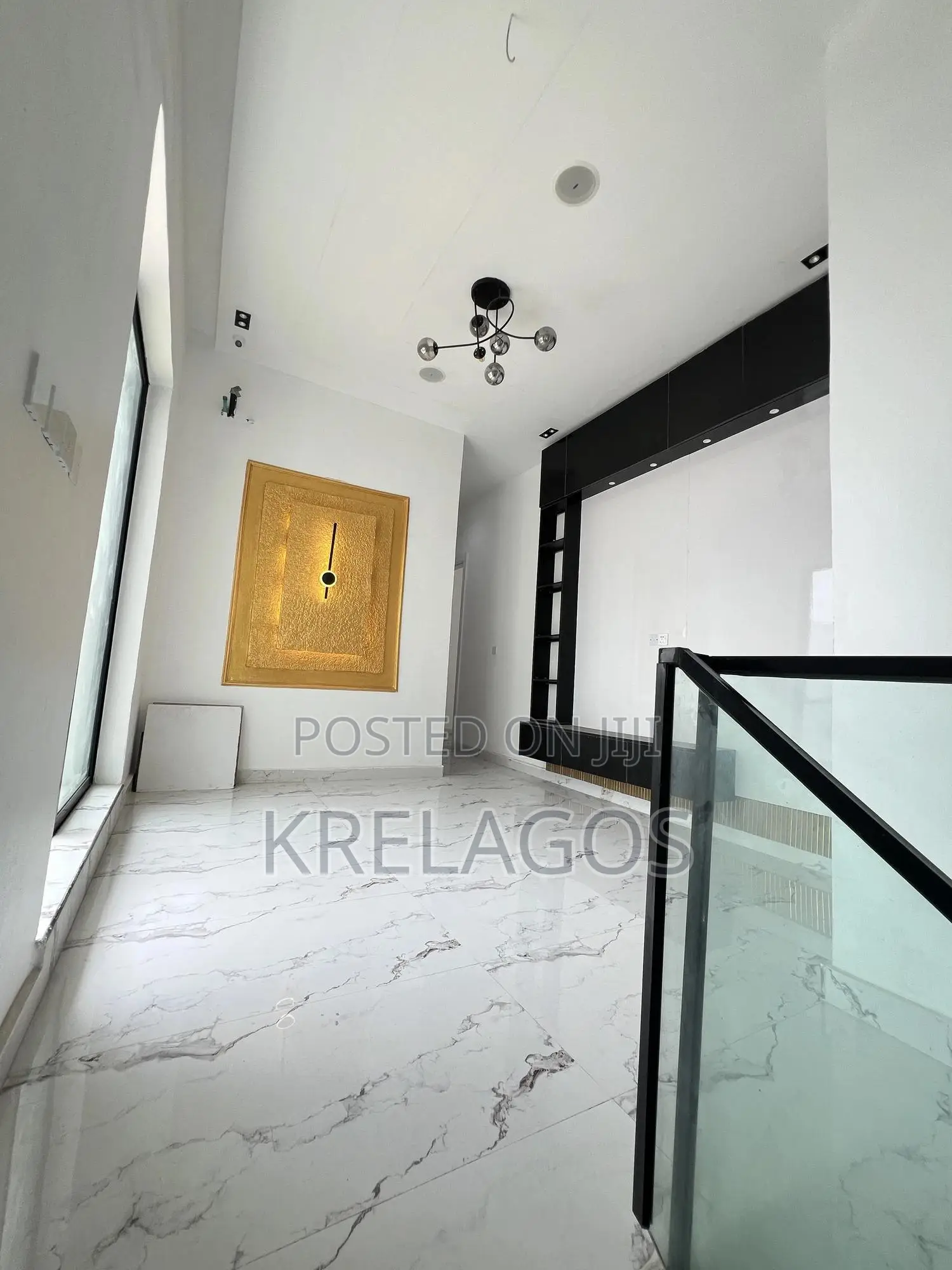 5bdrm Duplex in Chevron for sale