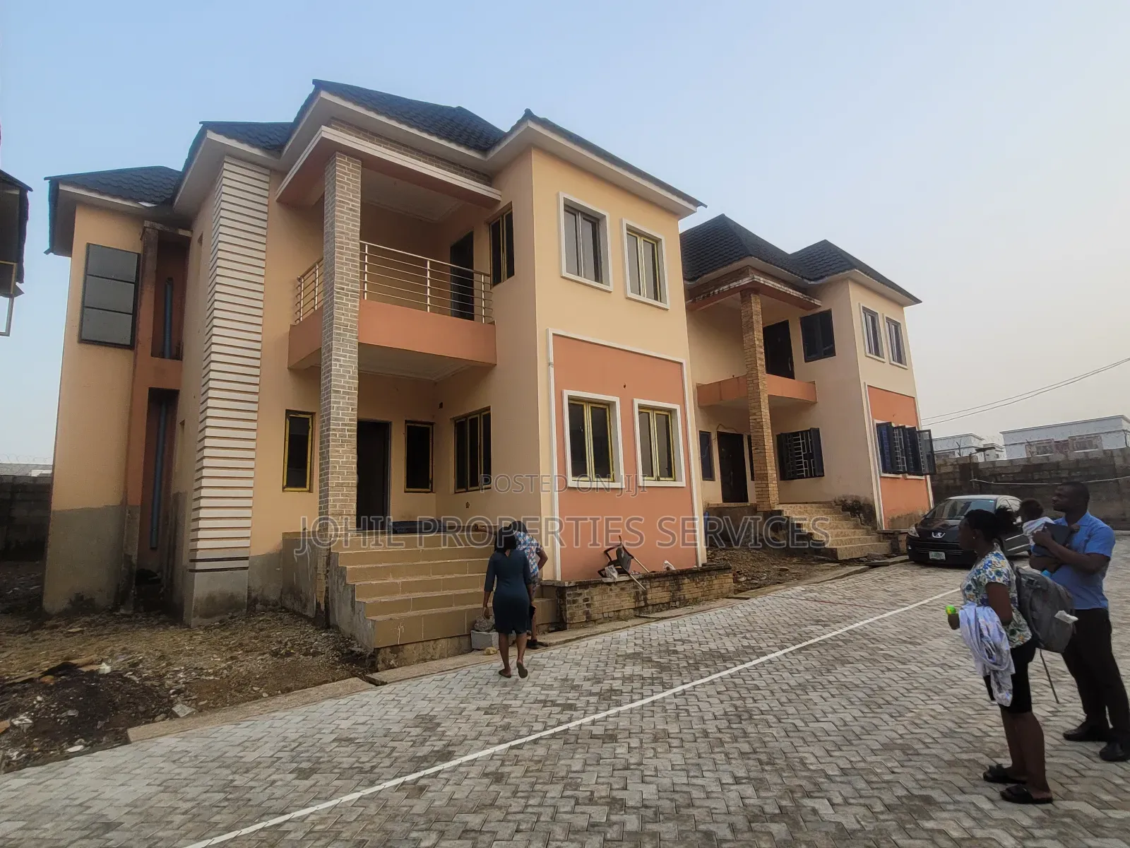 4bdrm Duplex in Durumi for sale