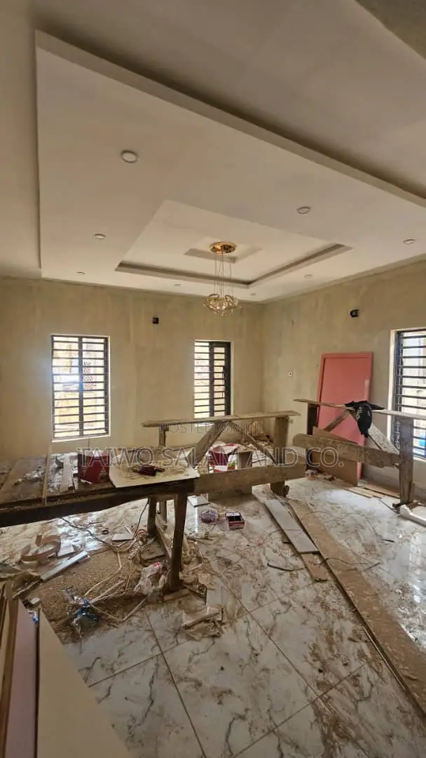 4bdrm Duplex in Jericho for sale