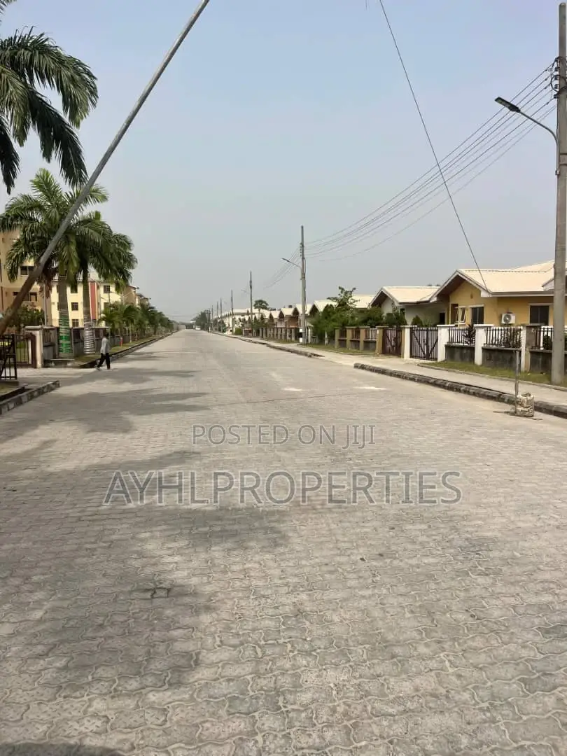 4bdrm Duplex in Chois Garden Estate for sale