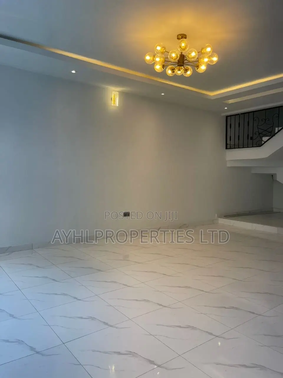 4bdrm Duplex in Chois Garden Estate for sale