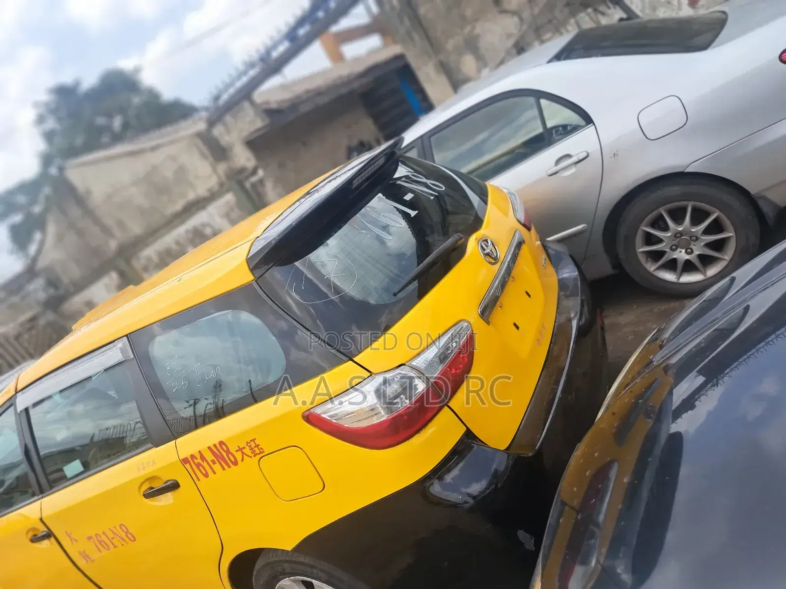 Toyota Wish 2010 Yellow