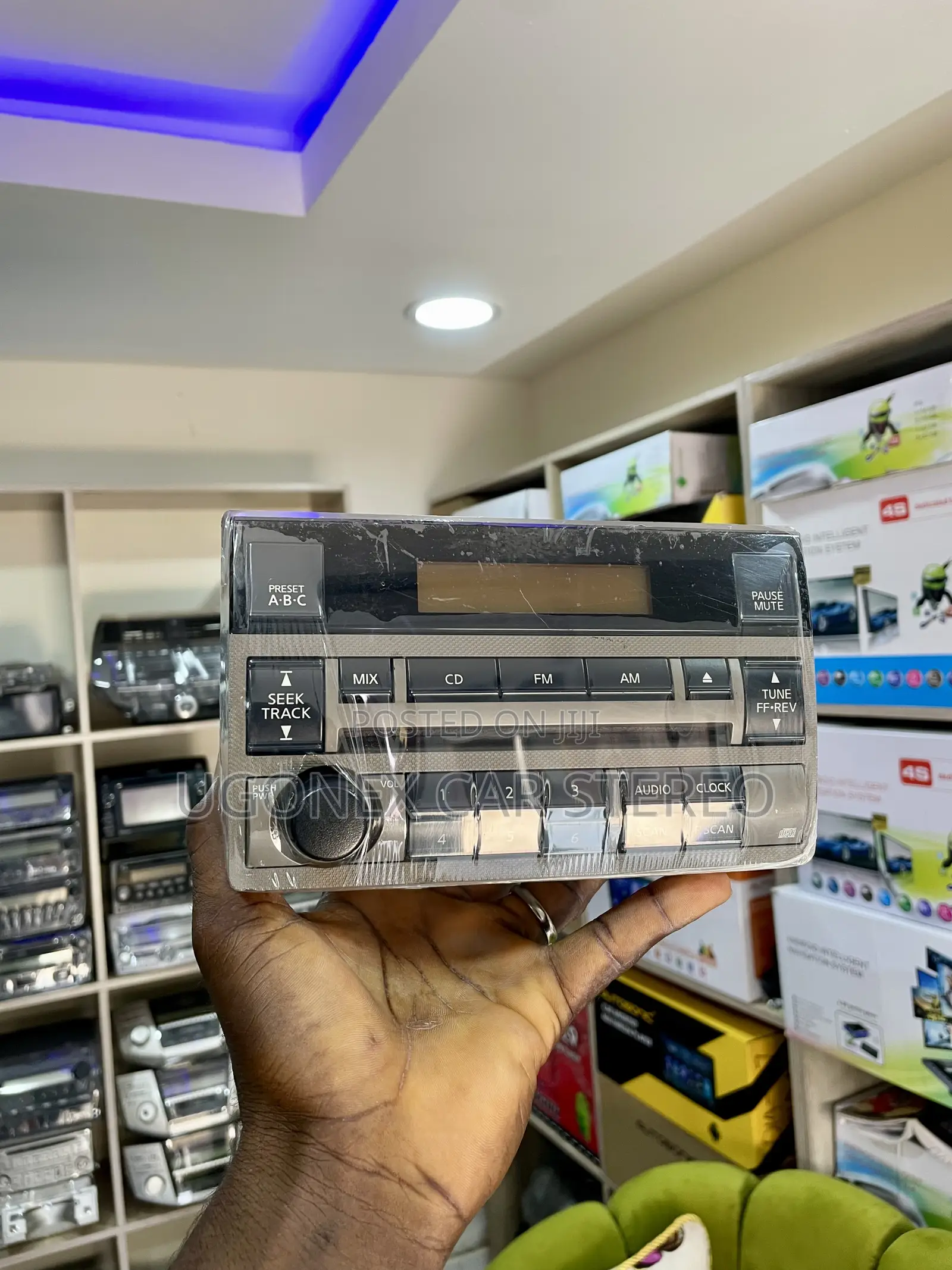 Nissan Altima Radio Set