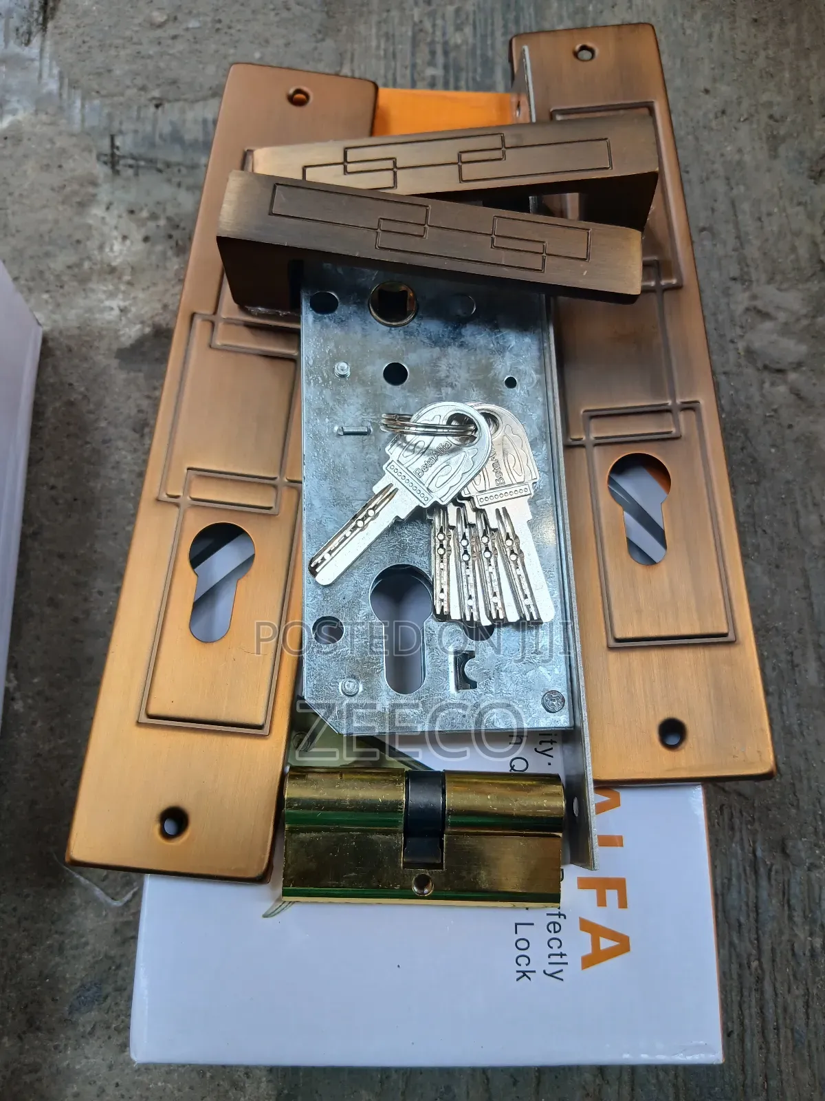 Door Handle Key With Brass Cylinder