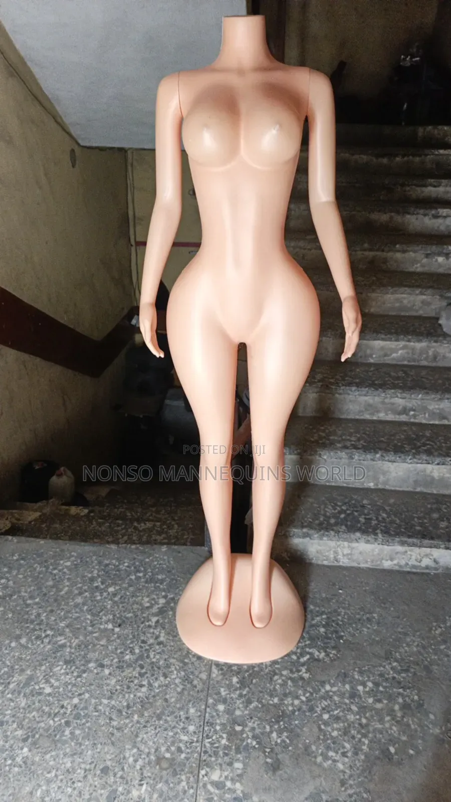 Big Bum Bum Headless Female Mannequin