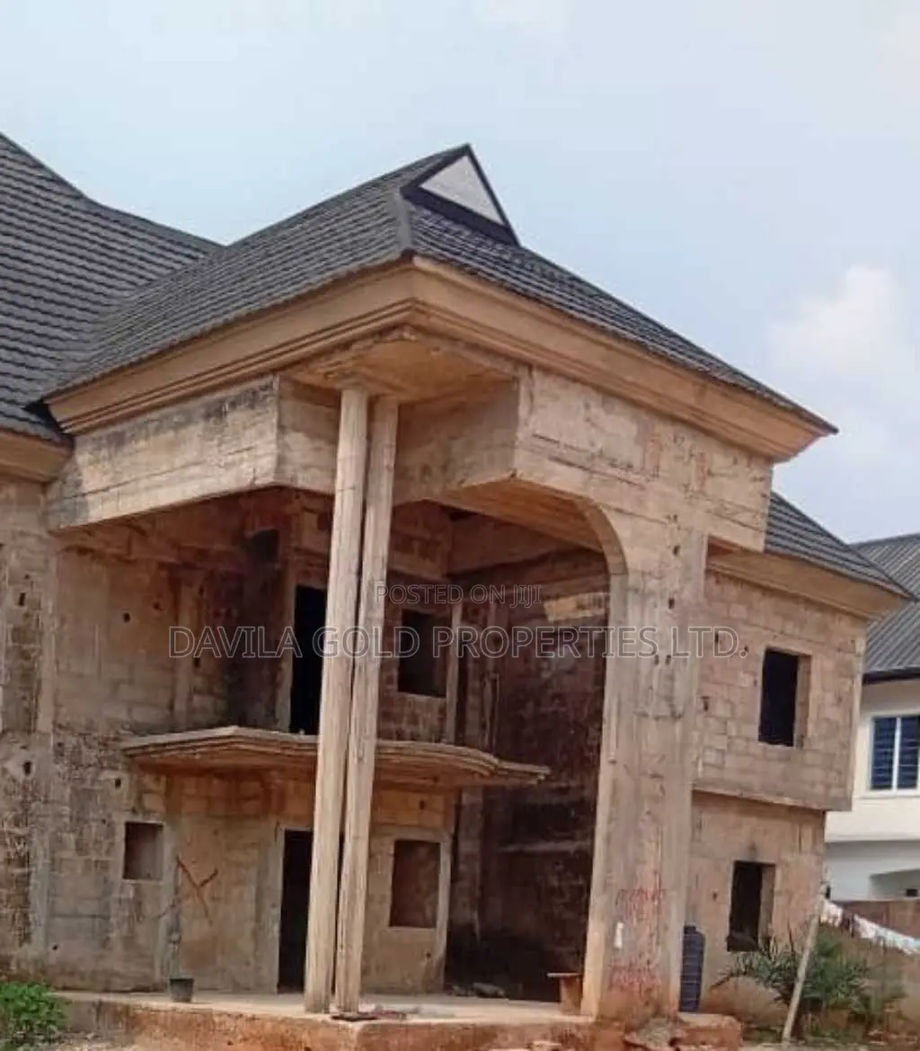 6bdrm Duplex in Benin City for sale