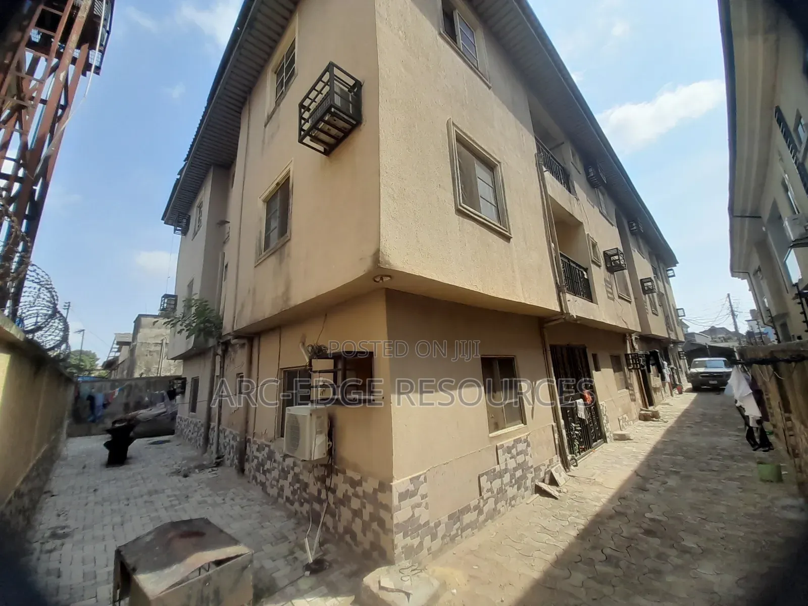 3bdrm Block of Flats in Ago Palace for sale