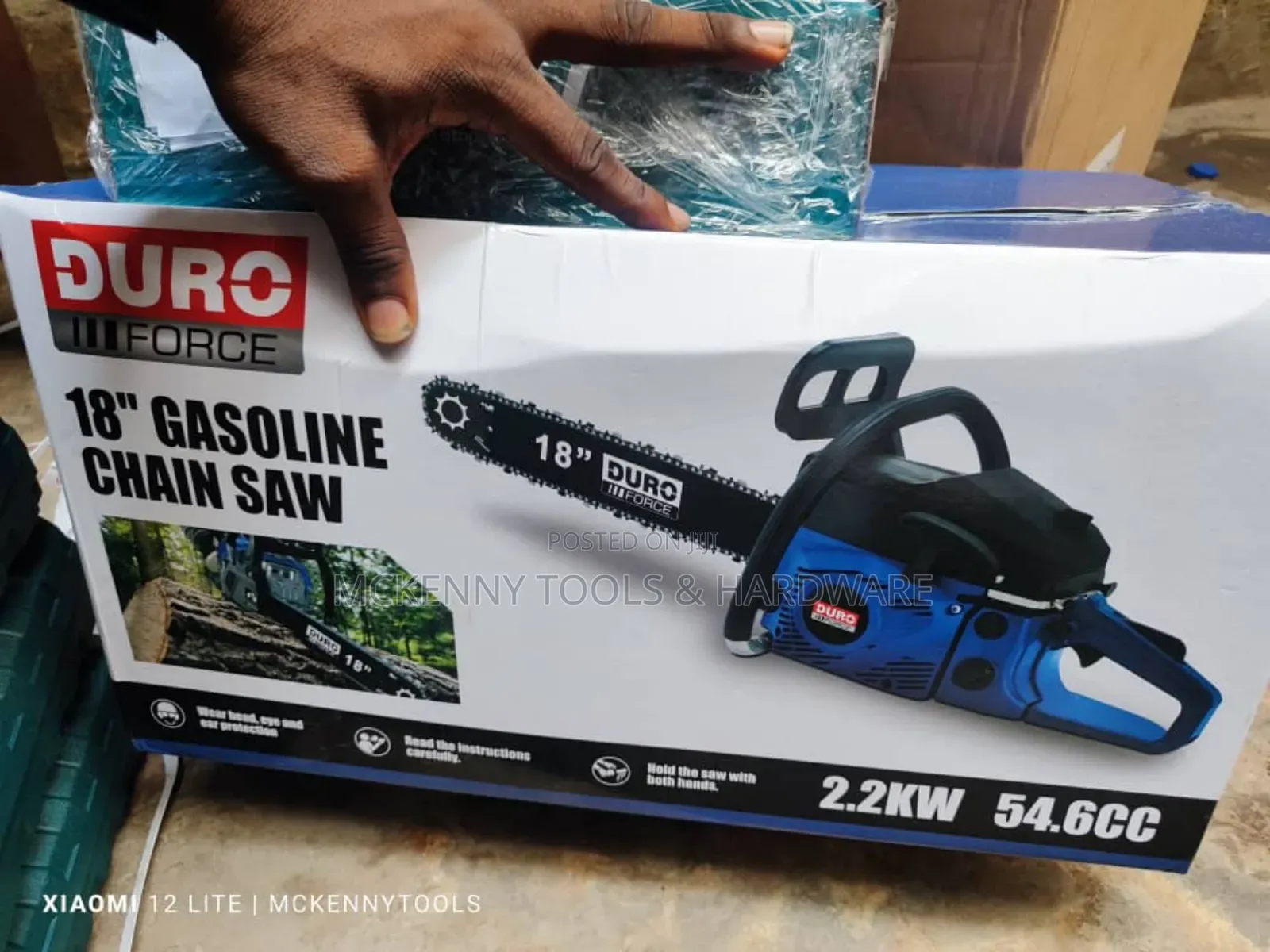52cc 20 Inch 2-Stoke Gas-Powered Chainsaw Cutting Wood Gas