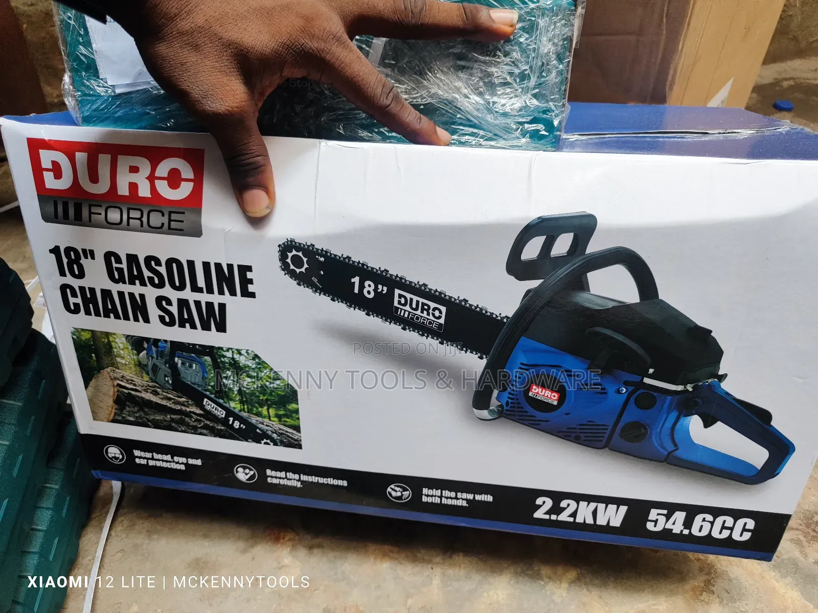 52cc 20 Inch 2-Stoke Gas-Powered Chainsaw Cutting Wood Gas