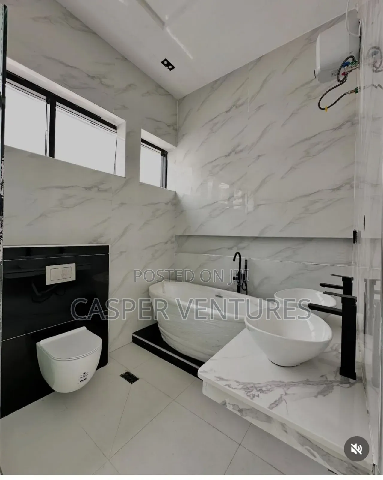 5bdrm Duplex in Chevron for sale