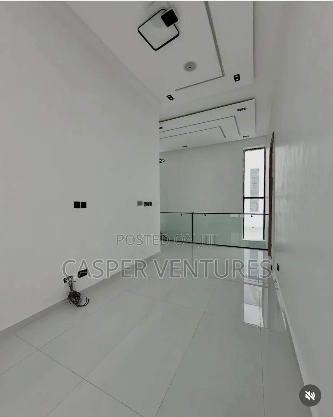 5bdrm Duplex in Chevron for sale