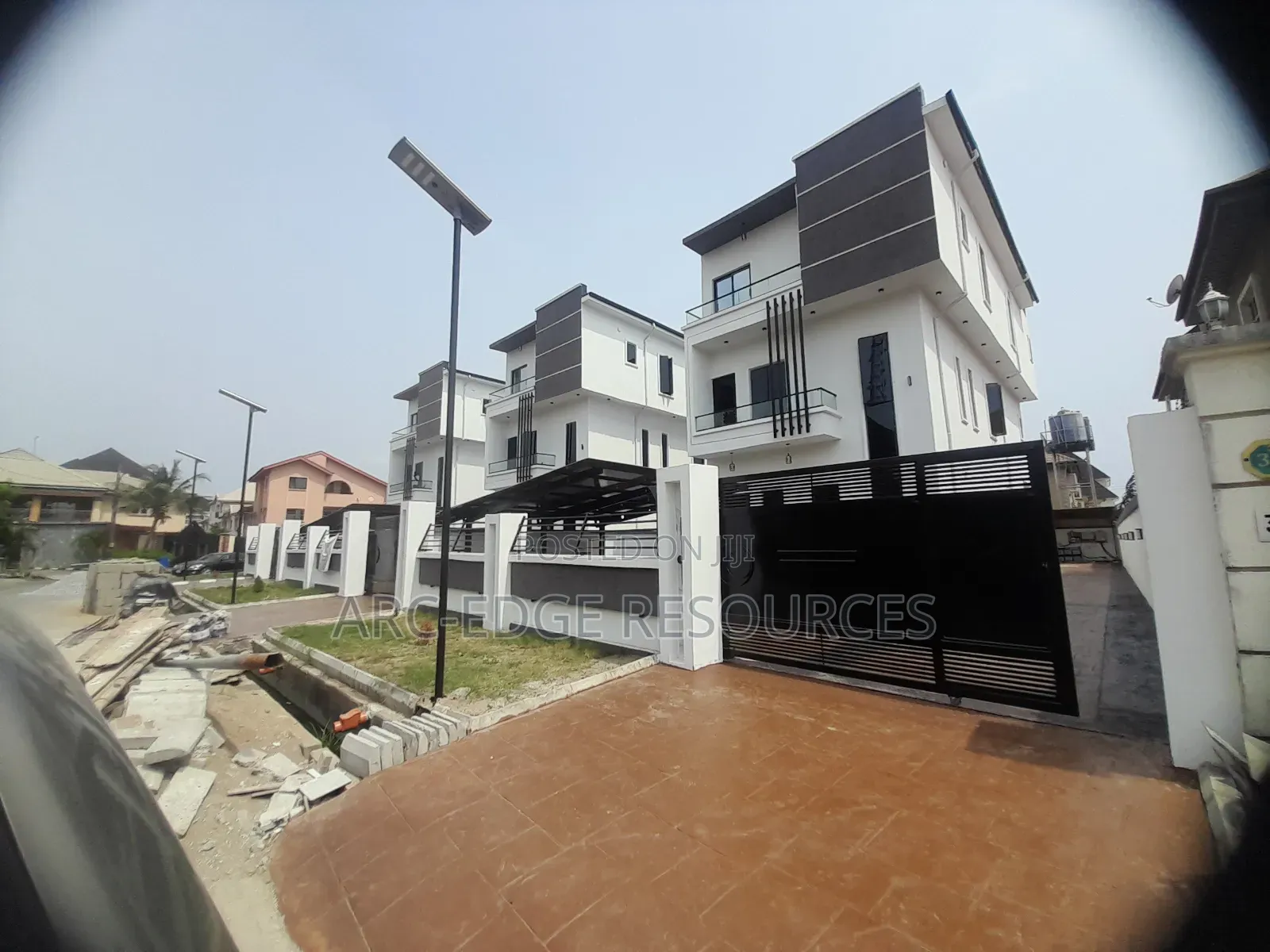4bdrm Duplex in Apple Junction for Sale