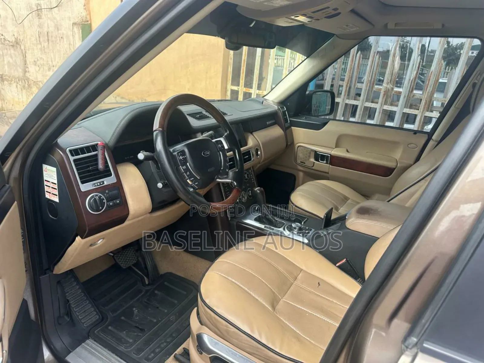 Land Rover Range Rover 2011 Black