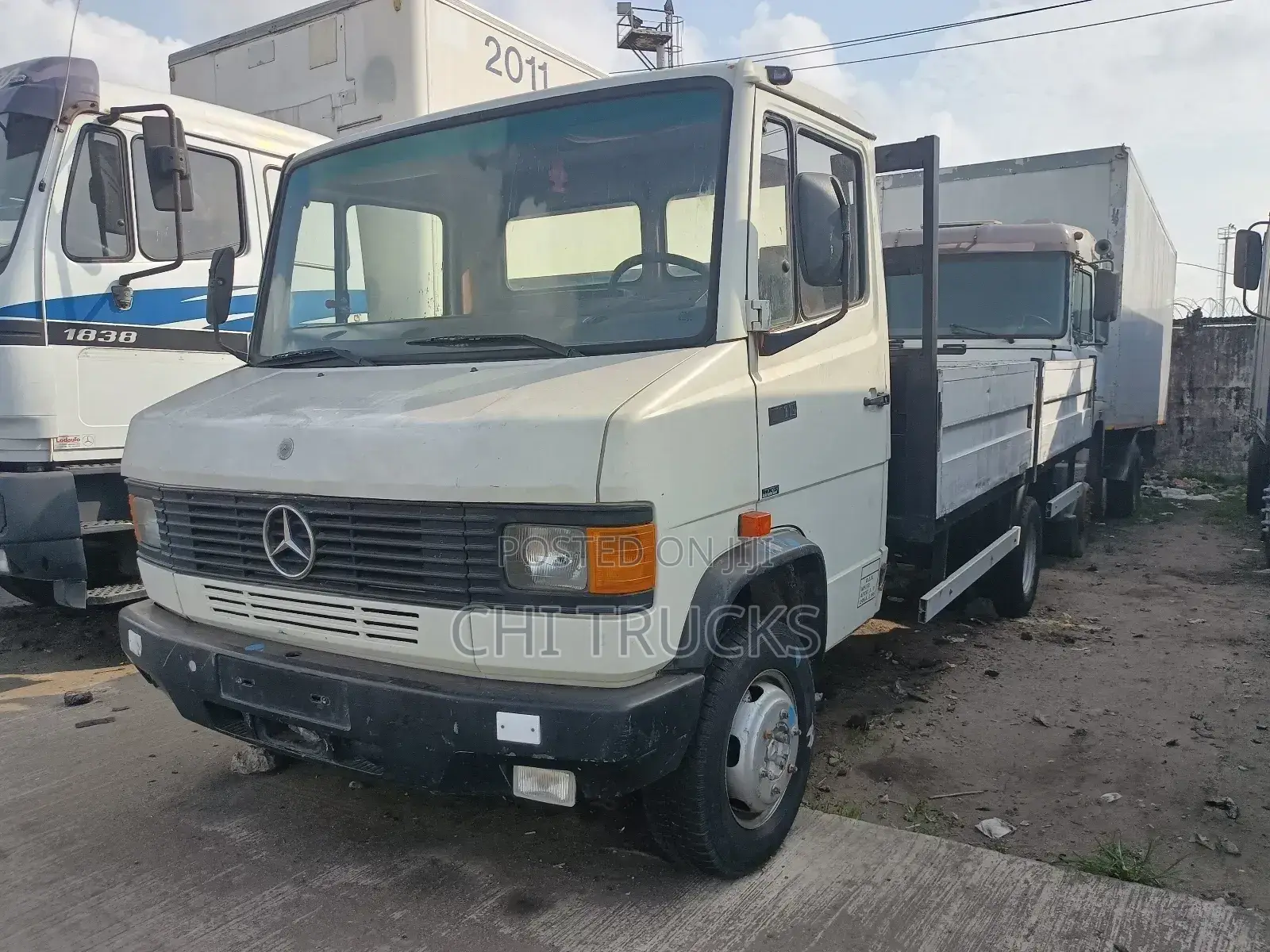 Mercedes Benz 709 German Truck 4 Cylinder
