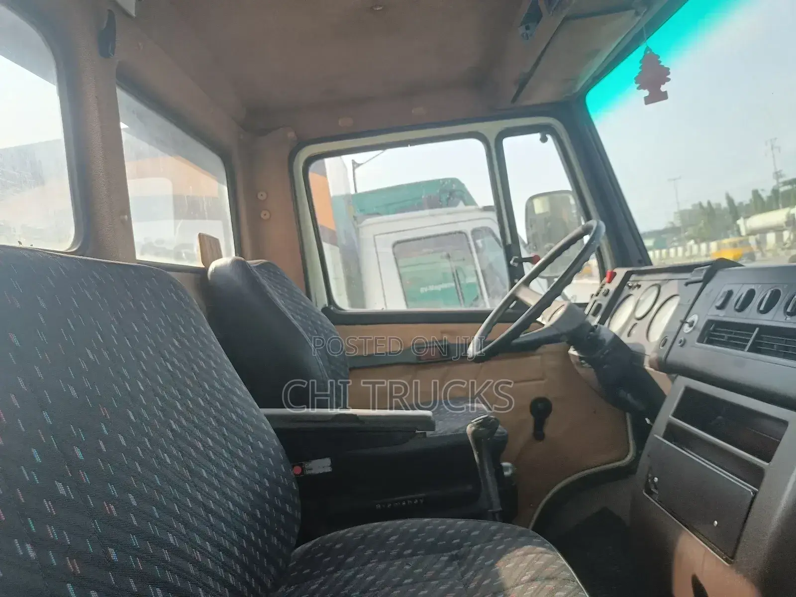 Mercedes Benz 709 German Truck 4 Cylinder