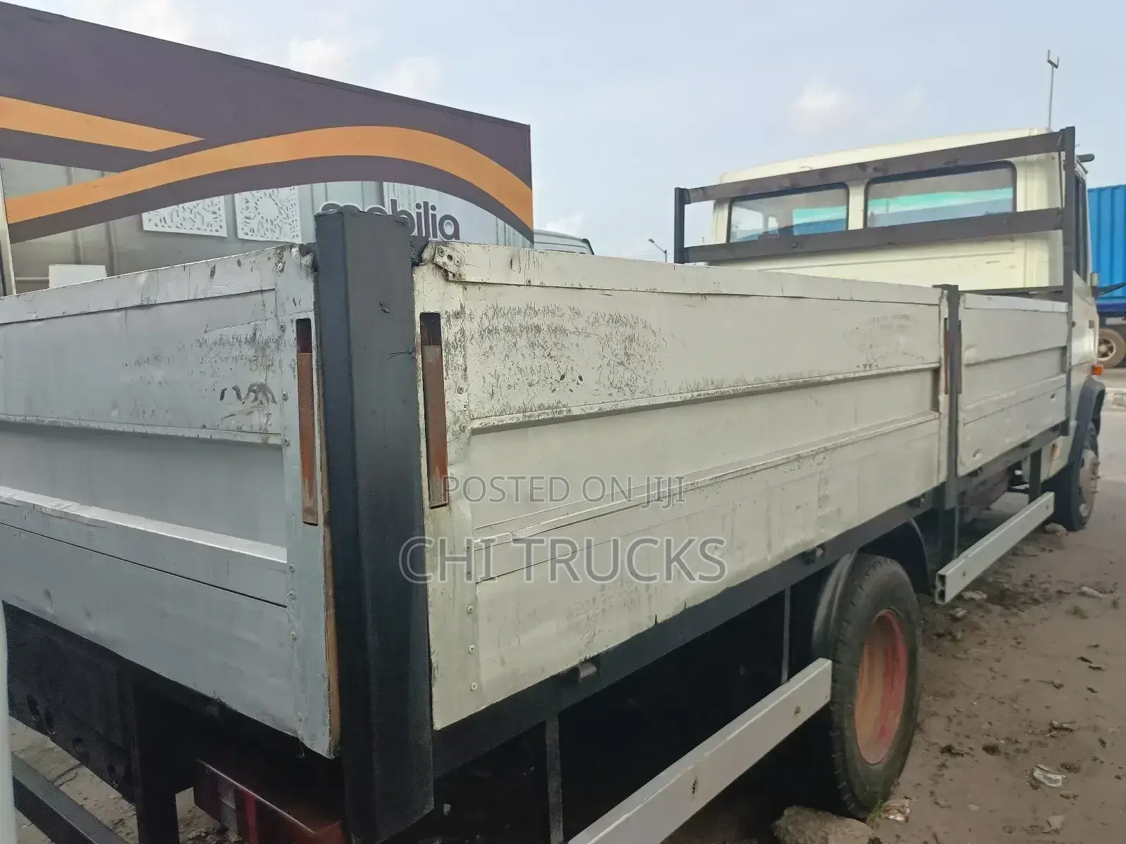 Mercedes Benz 709 German Truck 4 Cylinder