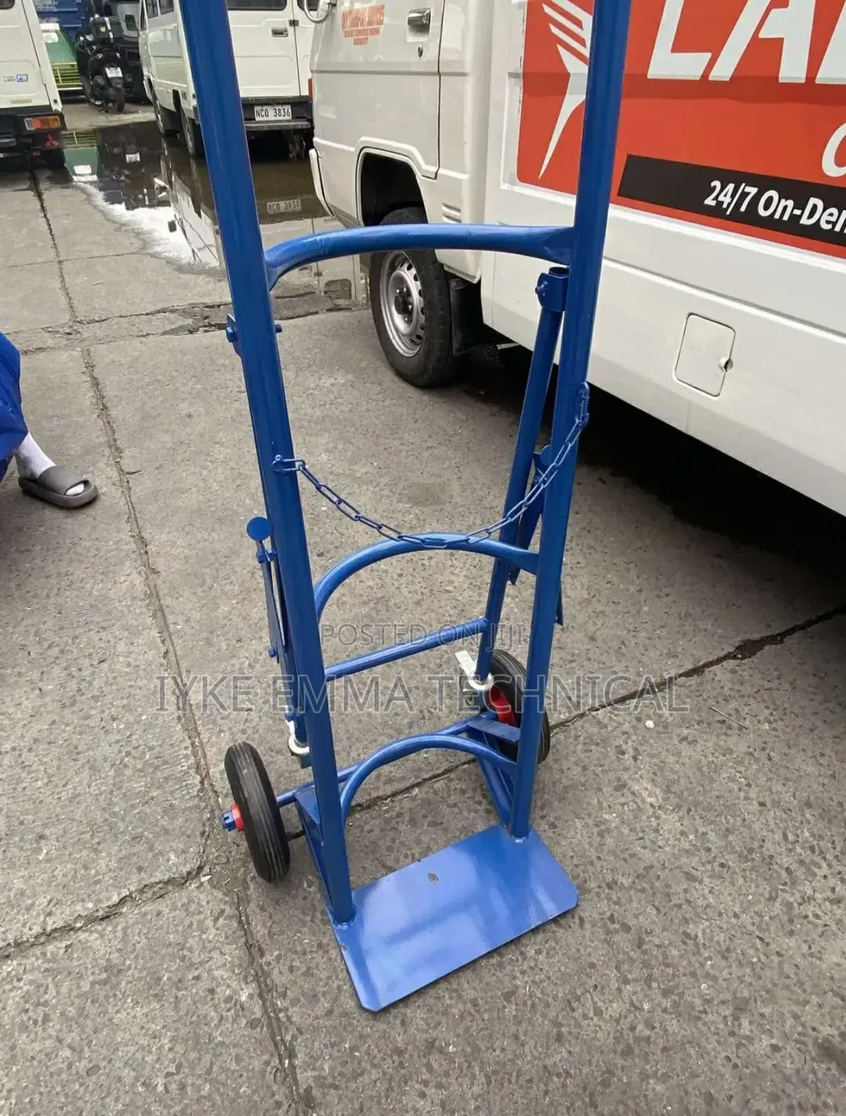 Gas Cylinder Stand / Trolley