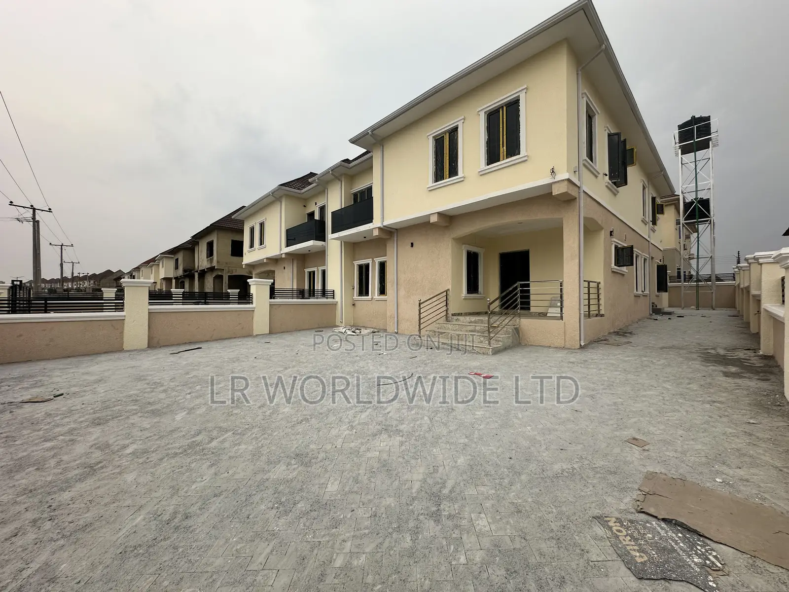 5bdrm Duplex in Riverpark, Lugbe District for sale