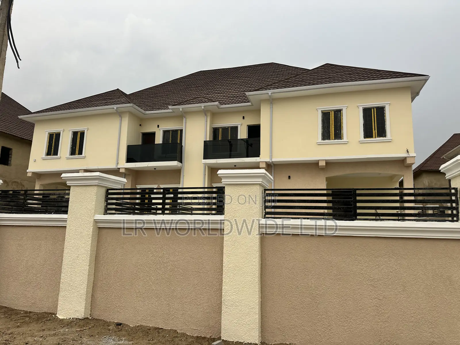 5bdrm Duplex in Riverpark, Lugbe District for sale