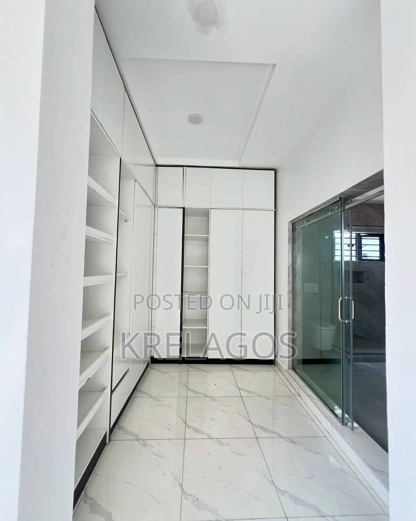 5bdrm Duplex in Ologolo for sale