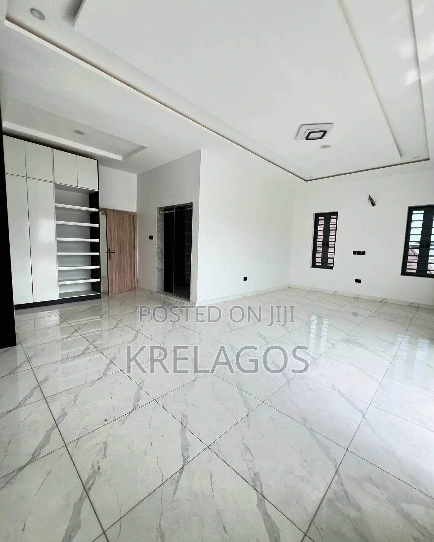 5bdrm Duplex in Ologolo for sale