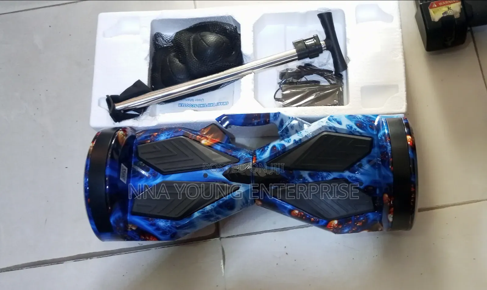 Big Hoverboard With Handle and Other Accessories