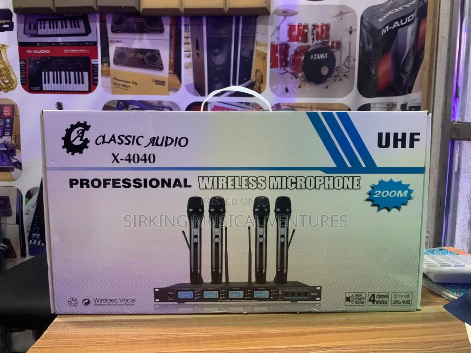 4 in 1 Classic Audio Wireless Microphone X-4040