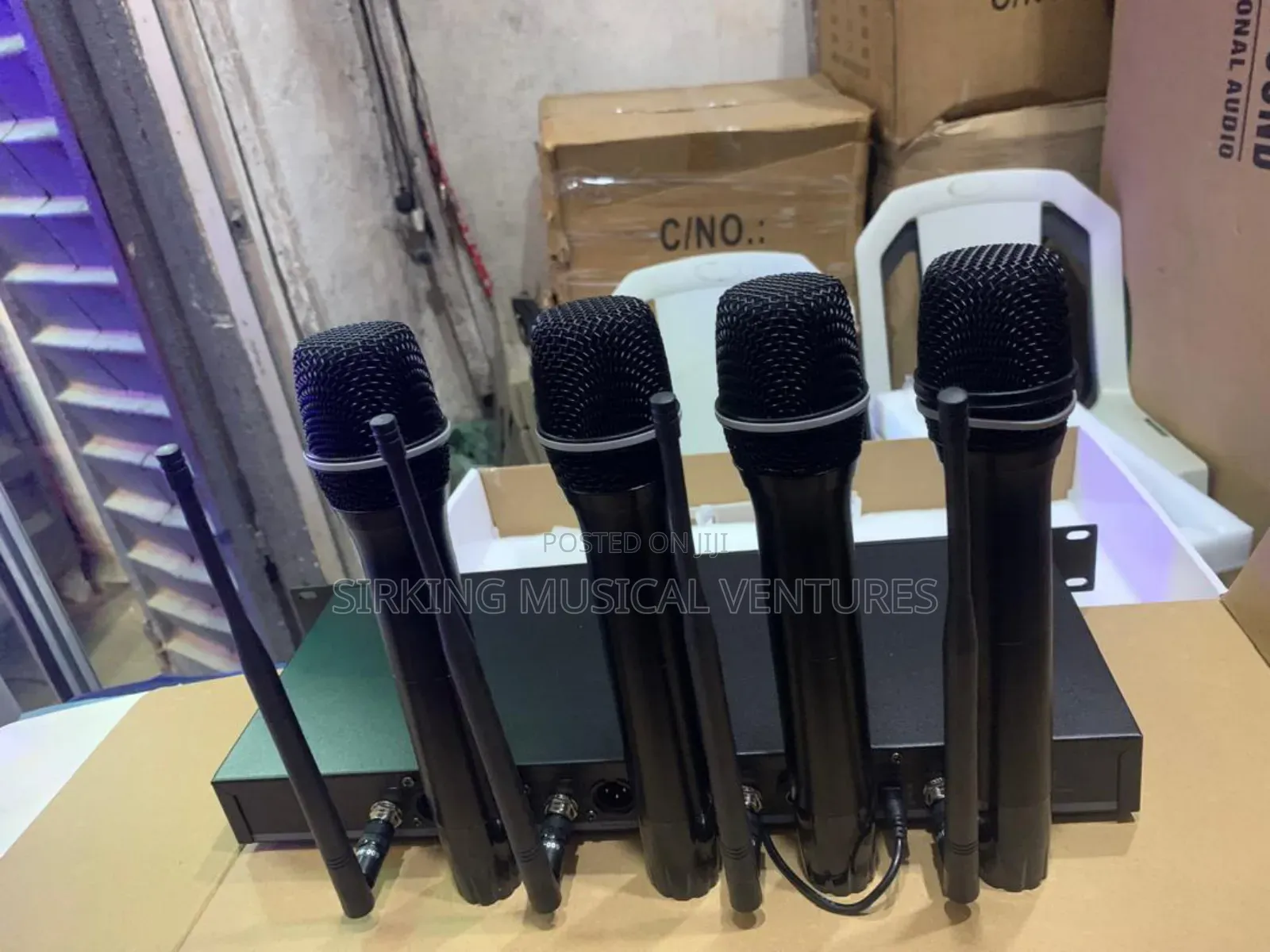 4 in 1 Classic Audio Wireless Microphone X-4040