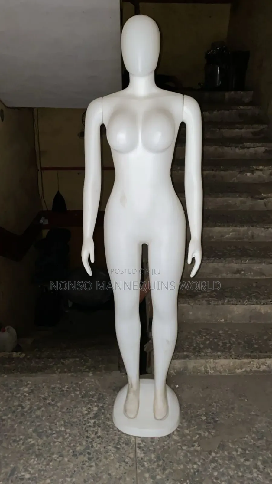 White Plastic Faceless Woman Mannequin