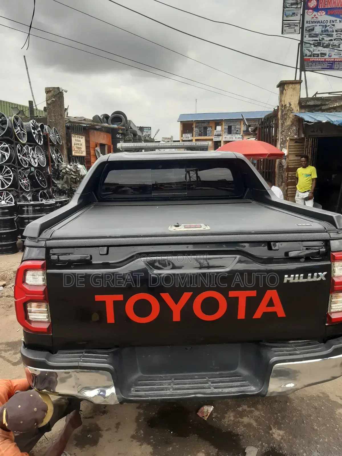 Rolling Boot Cover for Toyota Hilux