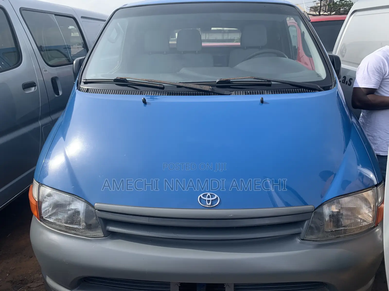 Toyota HiAce 2010 Blue