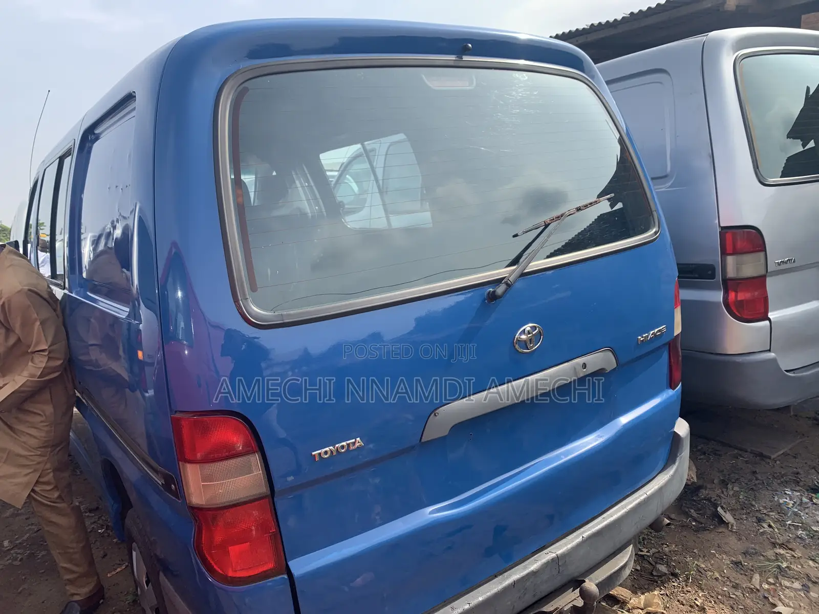 Toyota HiAce 2010 Blue