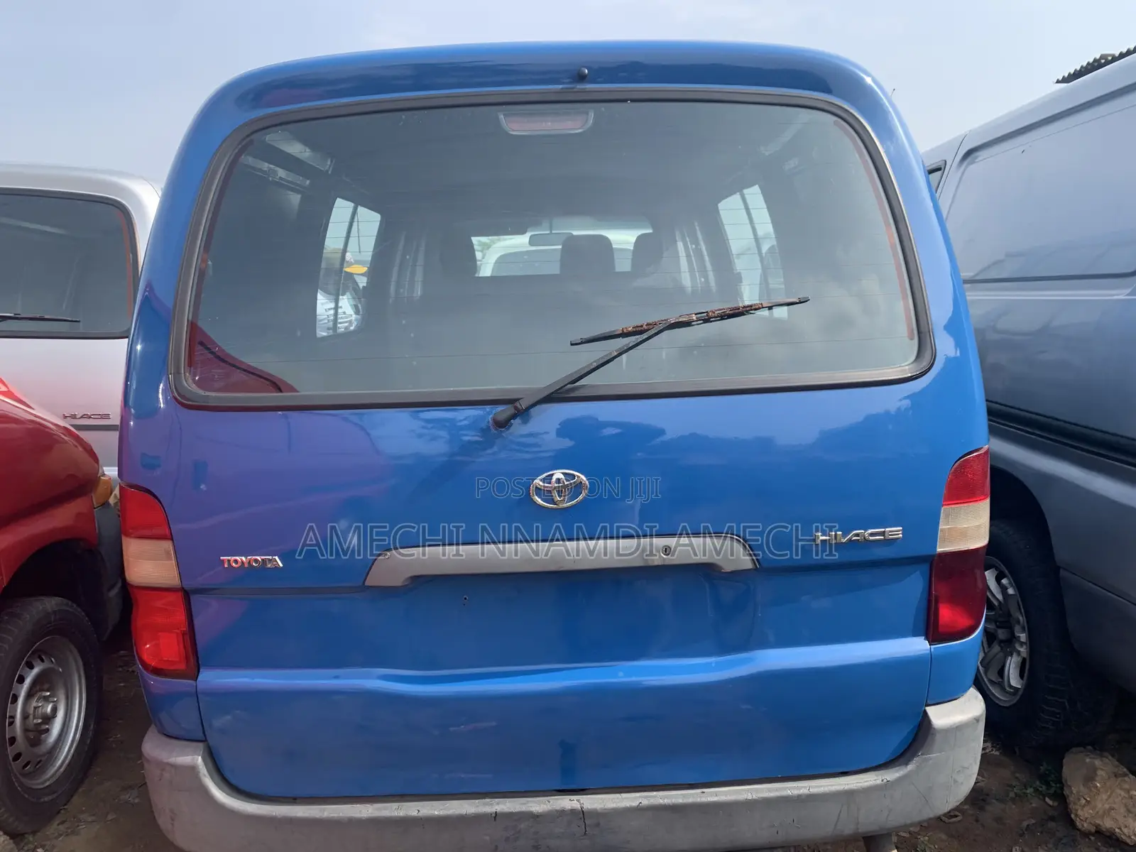 Toyota HiAce 2010 Blue