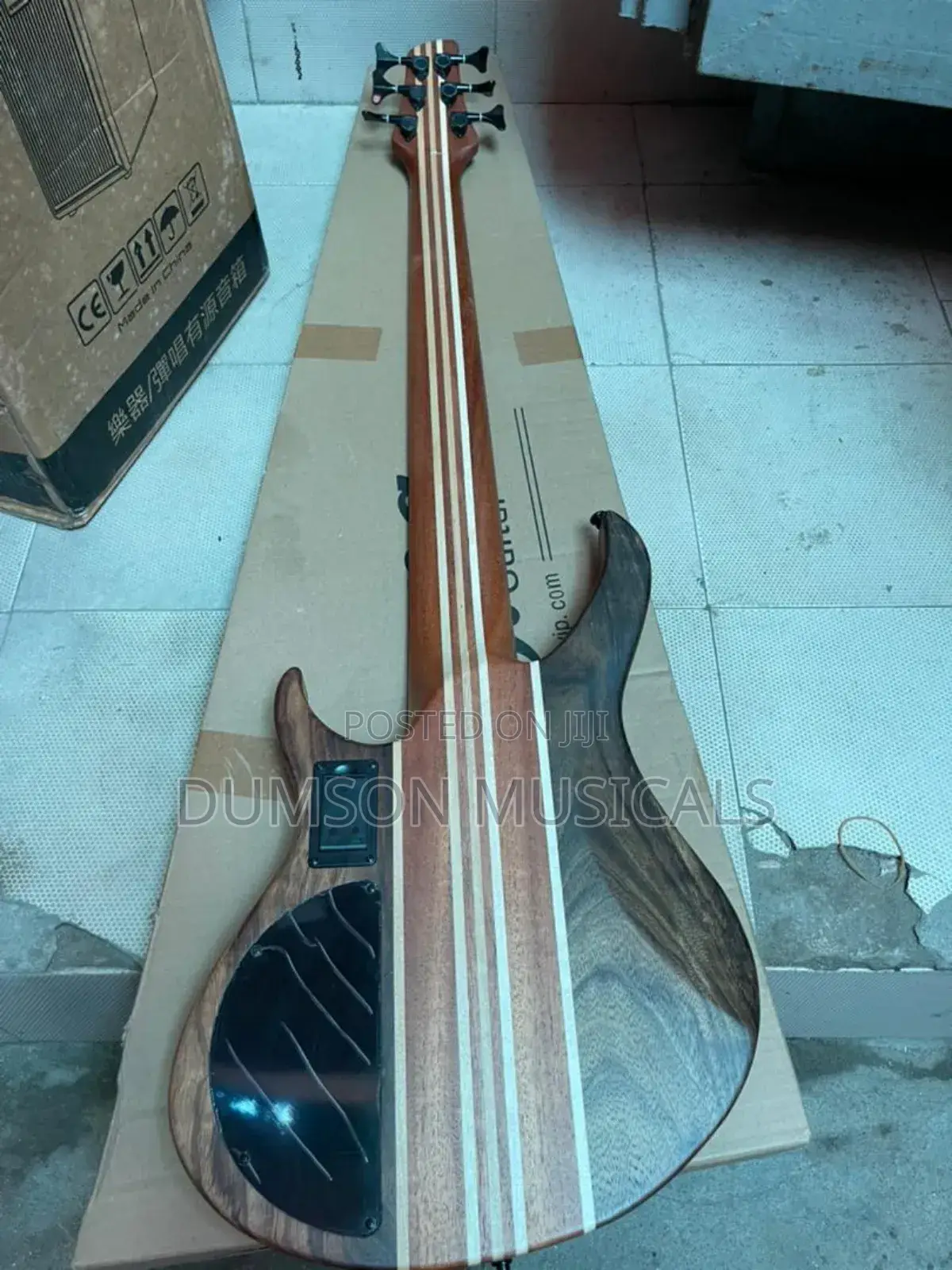 Professional 6 Strings Magna Active Guitar