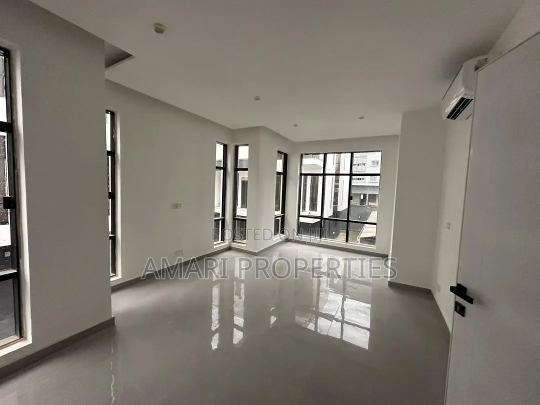 4bdrm Duplex in Victoria Island for rent